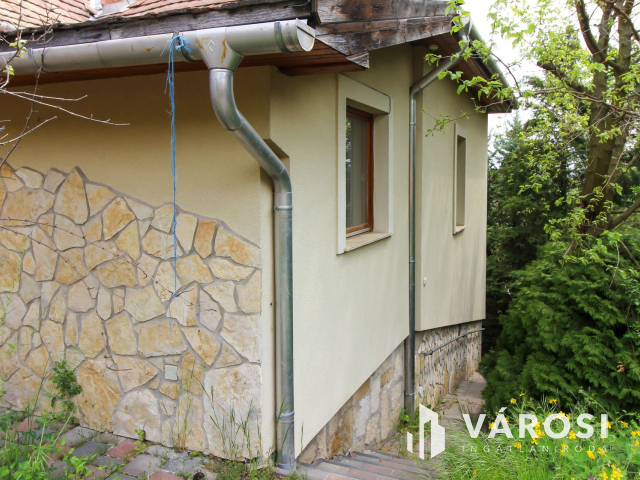 Tágas családi othon számtalan lehetőséggel Zsámbékon