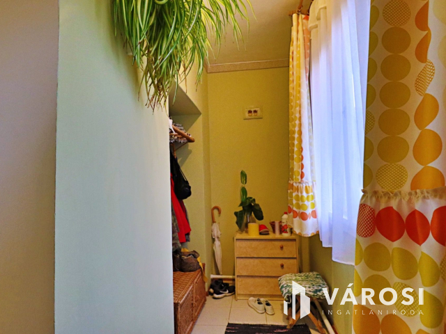 Belvároshoz közeli házrész, saját udvarral, kicsi rezsivel!