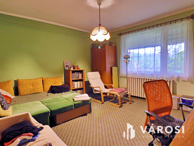 Belvároshoz közeli házrész, saját udvarral, kicsi rezsivel!