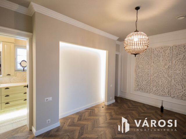 Mediterrán hangulatú ingatlan az Aranyparton