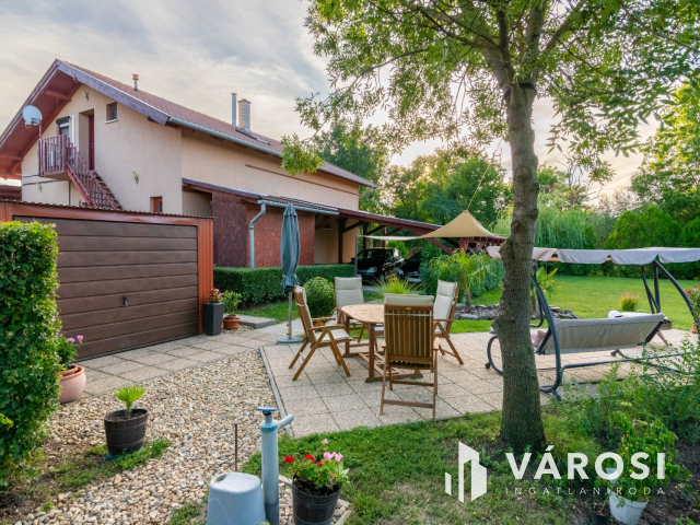 Vendéglő plusz erdő, a 46-os főút mentén