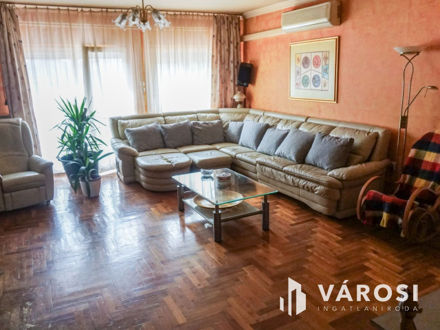 Remek családi ház Üröm legszebb részén!