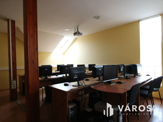 Befektetésre alkalmas családi ház eladó!