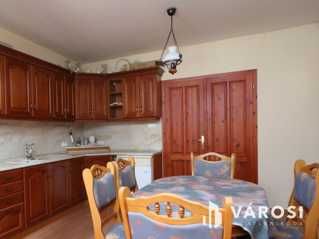 Befektetésre alkalmas irodaház eladó!