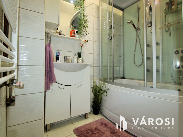 Nagy lakás a Centernél