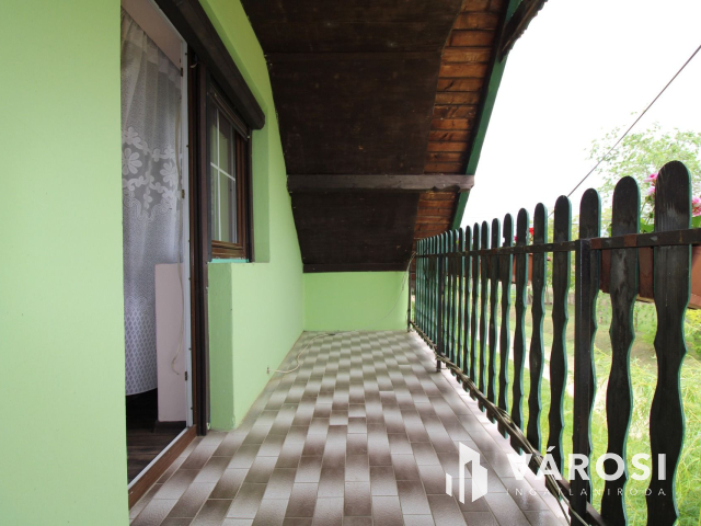 Tótkomlóson 4 szobás családi otthon