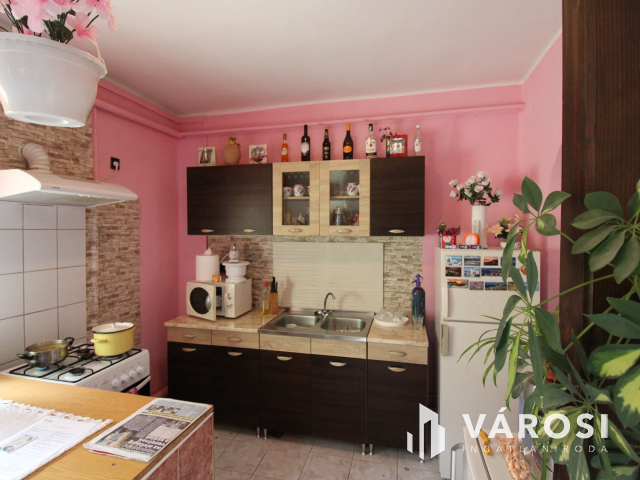 Tótkomlóson 4 szobás családi otthon