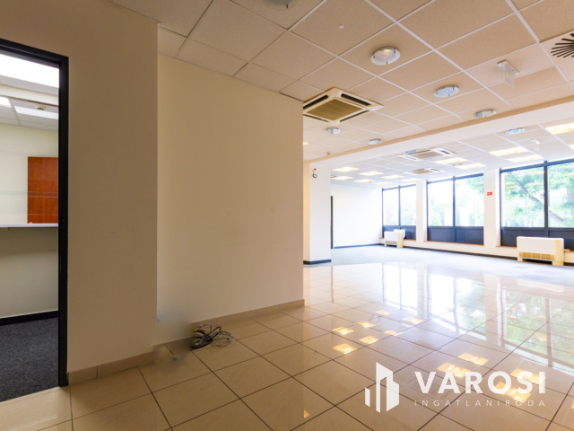 Tágas, világos irodahelyiség kiadó Békásmegyeren