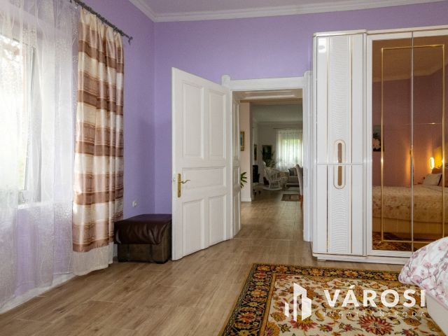 A nyugalom szigete: családi ház a belvárosban