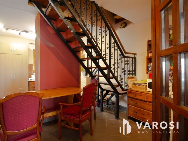 Vízparti nyaraló eladó, magán és bérleti célra!