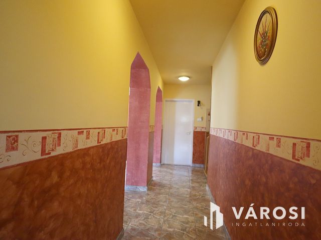 Nagy családi ház Parád központjában