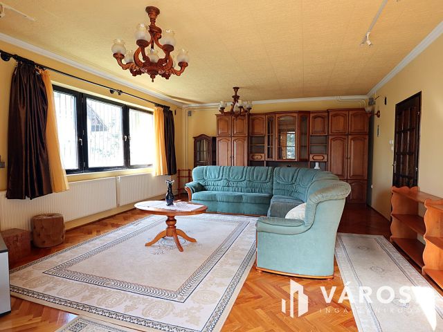 Parádon több generációs családi ház eladó