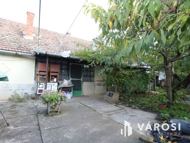 Mindszenten az Iskola utcában ház eladó