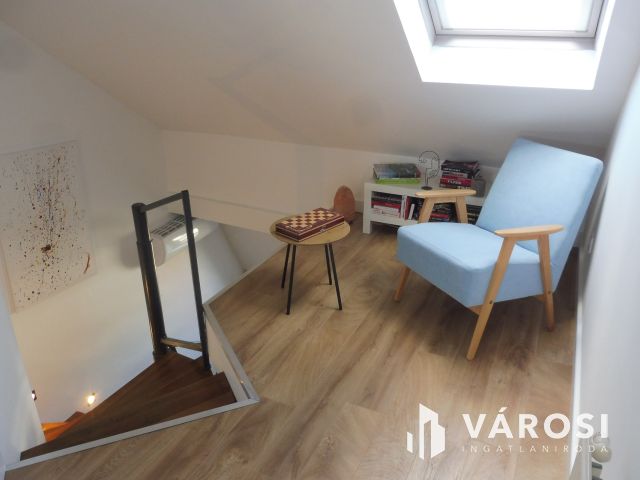 Újszeged legkedveltebb utcájában,minőségi szép lakás eladó.