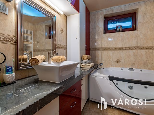 Wellnessház kiadó Fóton