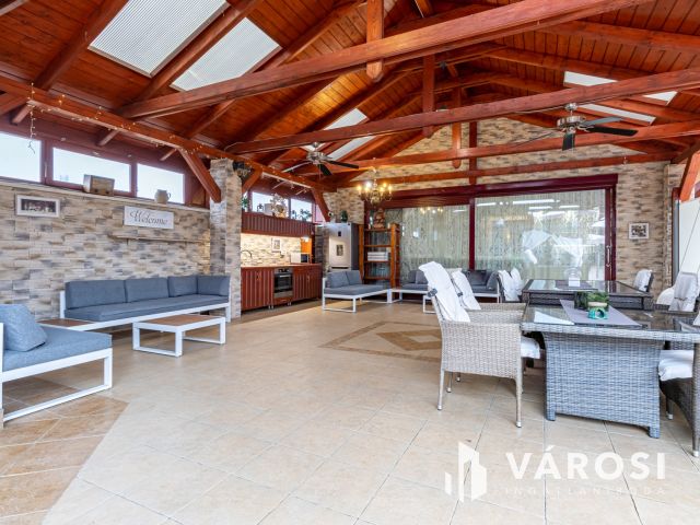 Wellnessház kiadó Fóton