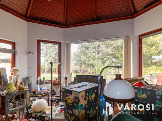 Masszív, kényelmes családi ház Gyulavári központjában