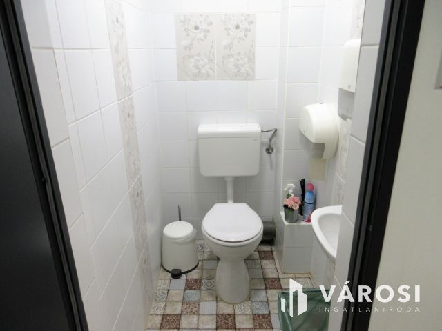 Budapest VII. kerületi üzlethelyiség