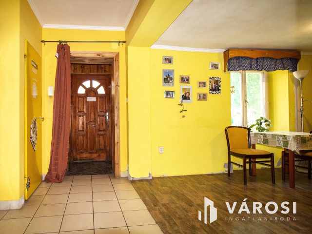 Tágas családi ház új tetővel Újkígyóson