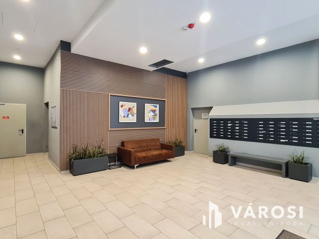 Elektromos autó részére teremgarázs hely eladó