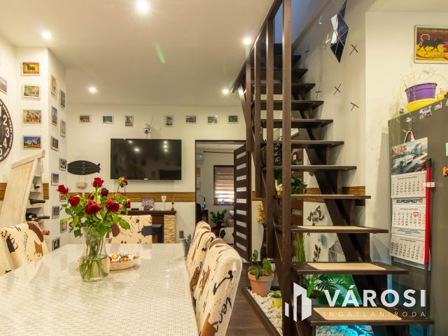 Fiatalos, teljesen felújított családi ház Tokodon