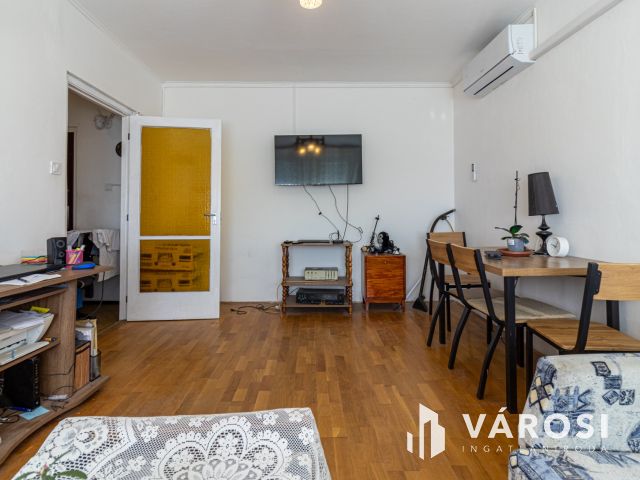 1+2 fészobás részben felújított lakás a Nyár utcában!