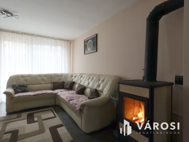 Parádóhután igényesen felújított ikerház eladó