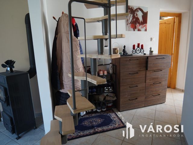 Jó elrendezésű, modern családi ház!