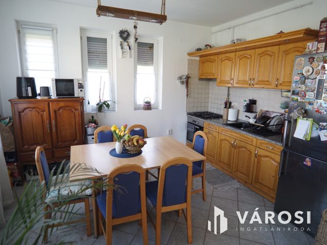 Jó elrendezésű, modern családi ház!