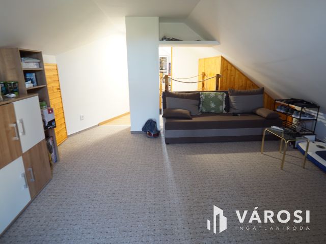 Jó elrendezésű, modern családi ház!