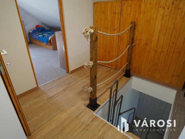 Jó elrendezésű, modern családi ház!