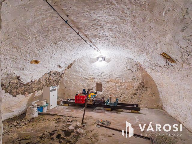 Központi elhelyezkedésű ház Kiskunmajsán