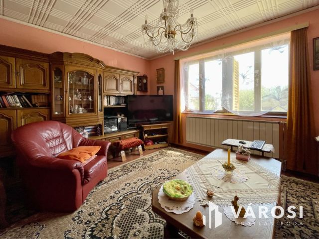 Kétgenerációs családi ház , sok lehetőséggel