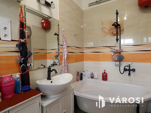 Recsk csendes utcájában részben felújított családi ház eladó