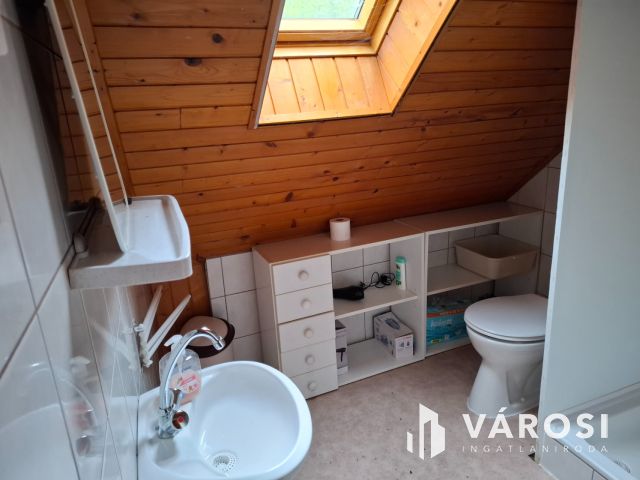 Saját rezsiköltségét megtermelő Balatoni panorámás nyaraló