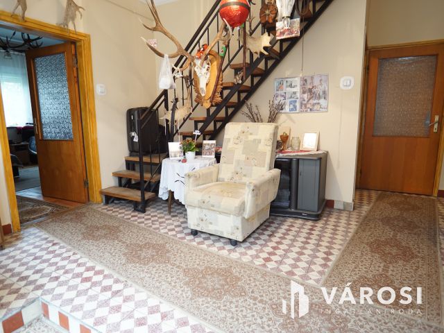 Átlagos állapotú, családi ház Sormáson