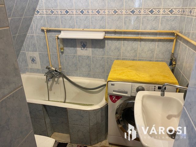 Kis ház nagy kerttel