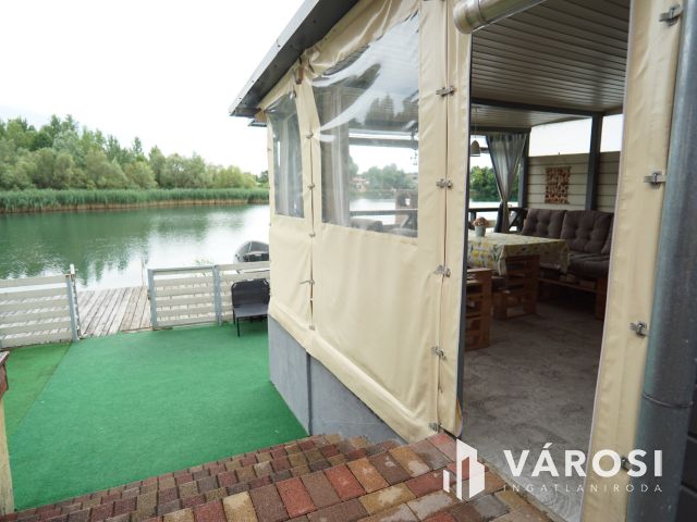 Gyékényesen vízparti hétvégi ház, nyaraló!