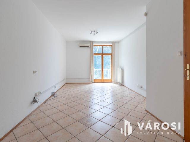 4 szintes, 330 m²-es, önálló irodaház a Tisztviselőtelepen