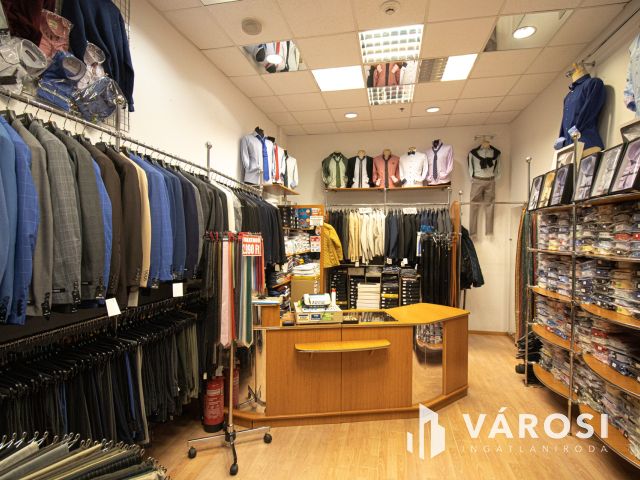 31 m2-es üzlet a Pólus centerben!