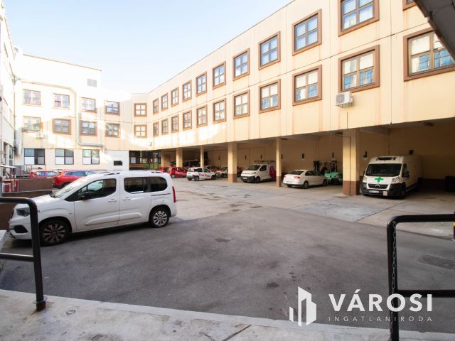 132 m2-es üzlet/bemutatóterem Csepel HÉV-állomástól 2 percre