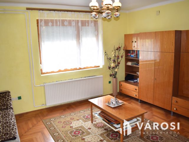 Két generációs családi ház a románvároson!