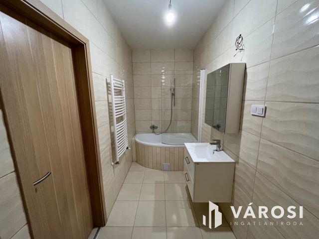 Debrecen mellett, 3 szoba nappalis kulcsrakész ház!