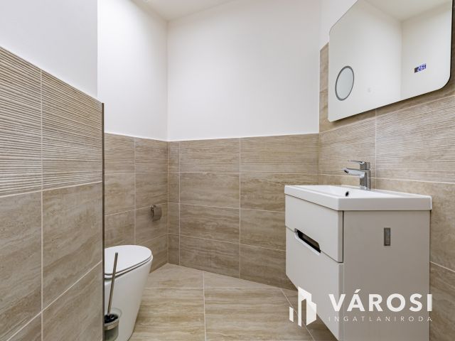 Mammut bevásárló központra panorámás lakás  a Széna téren