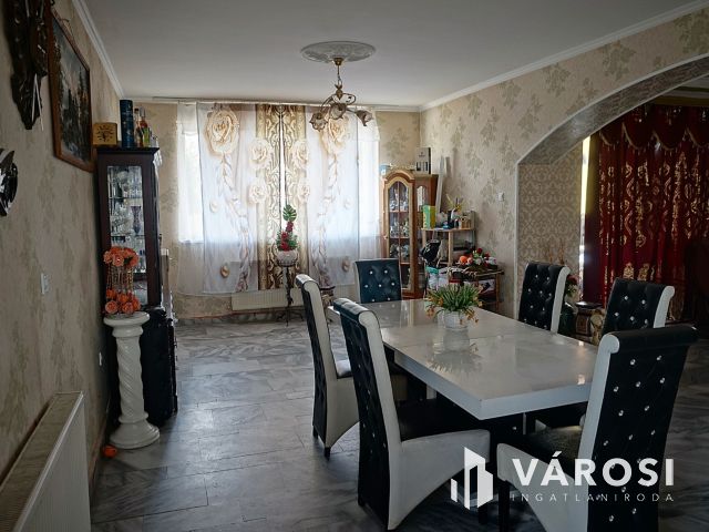 Több generációs családi ház kiváló állapotban eladó!