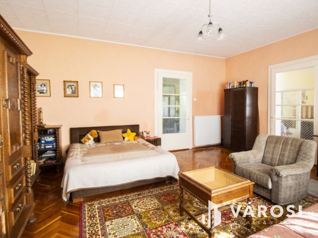 Eladó nagypolgári családi ház Orosháza szívében