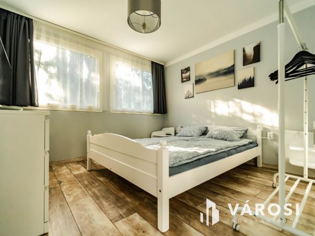 Szanazugi apartmanházak medencével,jakuzzival