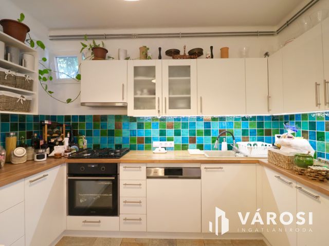 Felújított családi ház az Adyn