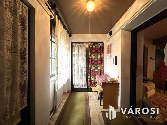 Tótkomlós belvárosában 3 szobás, jó elrendezésű ház eladó