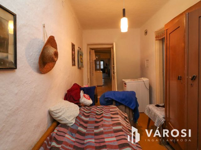 Vésztőn családi ház eladó a horgásztó közelében